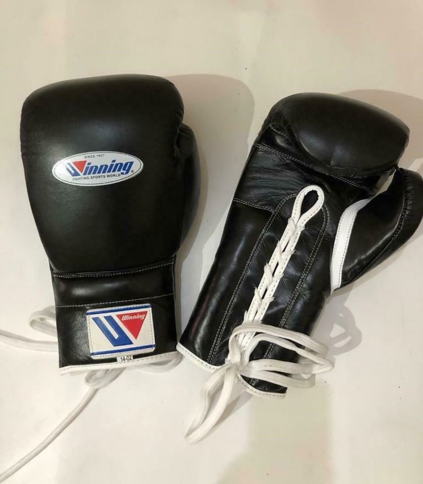 New Customized Professional Winning Boxing Gloves set black in Kassel