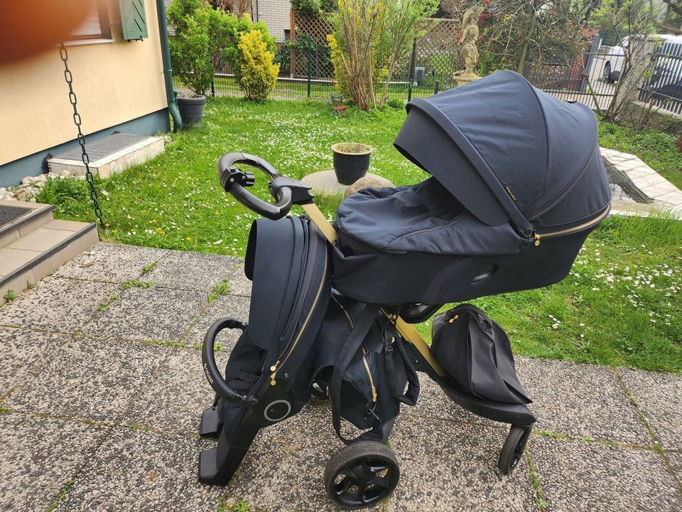 Stokke Kinderwagen und Maxi Cosi und Zubehör wie NEU in Berlin