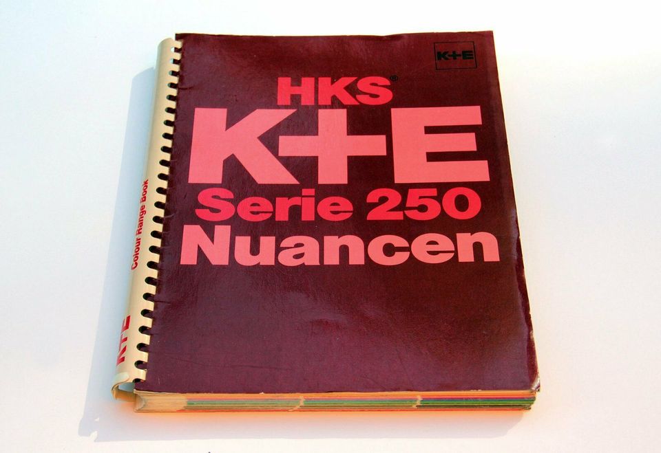 K+E HKS Serie 250 Nuancen Handbuch Farbbereichehandbuch in Saarbrücken