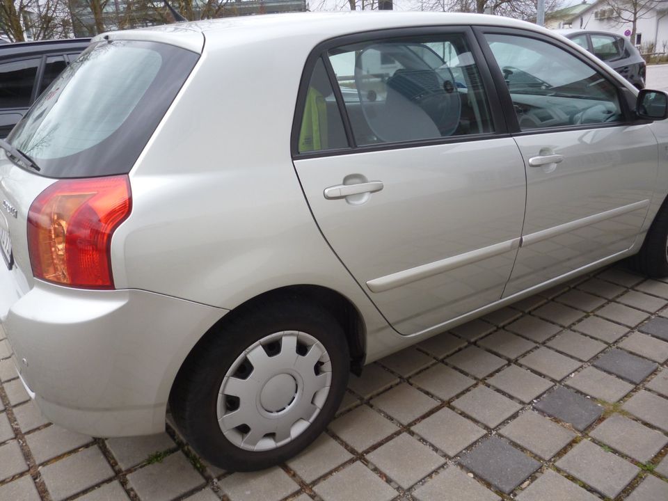 Toyota Corolla 1.6 Benzin Automatik. in Pfarrkirchen