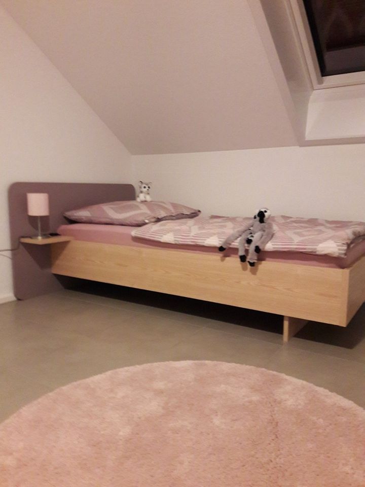 Bett für Mädchen 200x90 in Warthausen