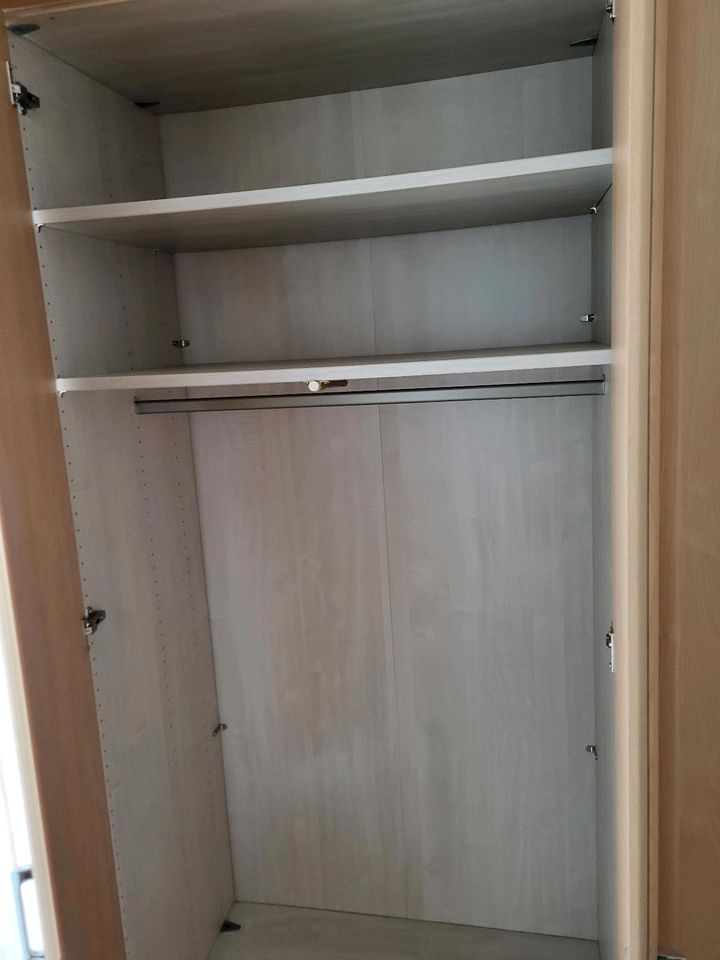 Neuwertiger sehr gut erhaltener Schlafzimmerschrank in Herten