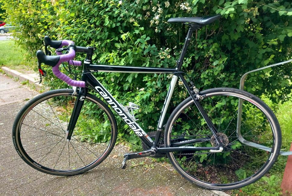 Cannondale Caad Optimo + Tacx Rolle (SRAM Red, Shimano, Rennrad) in Körner