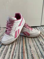 Weiße Reebok-Schuhe mit rosa Details Baden-Württemberg - Freiburg im Breisgau Vorschau
