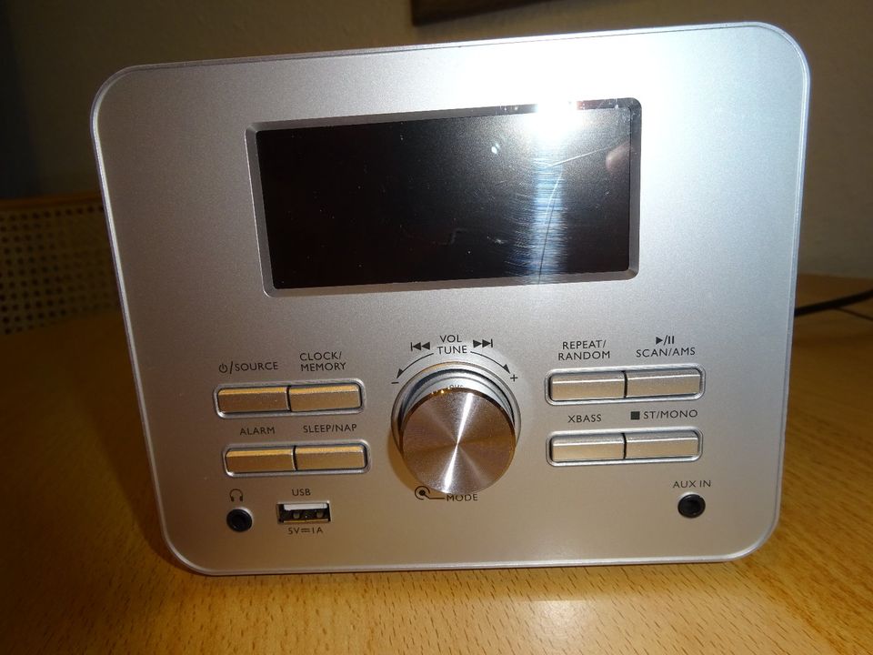 Radiowecker CD Uhrenradio Küchenradio Weckradio Radio USB AUX in Geestland