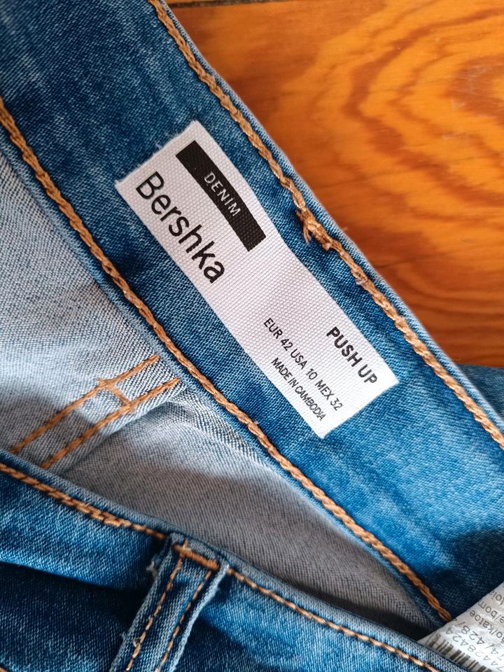 Jeans , neuwertig pushup in Husum