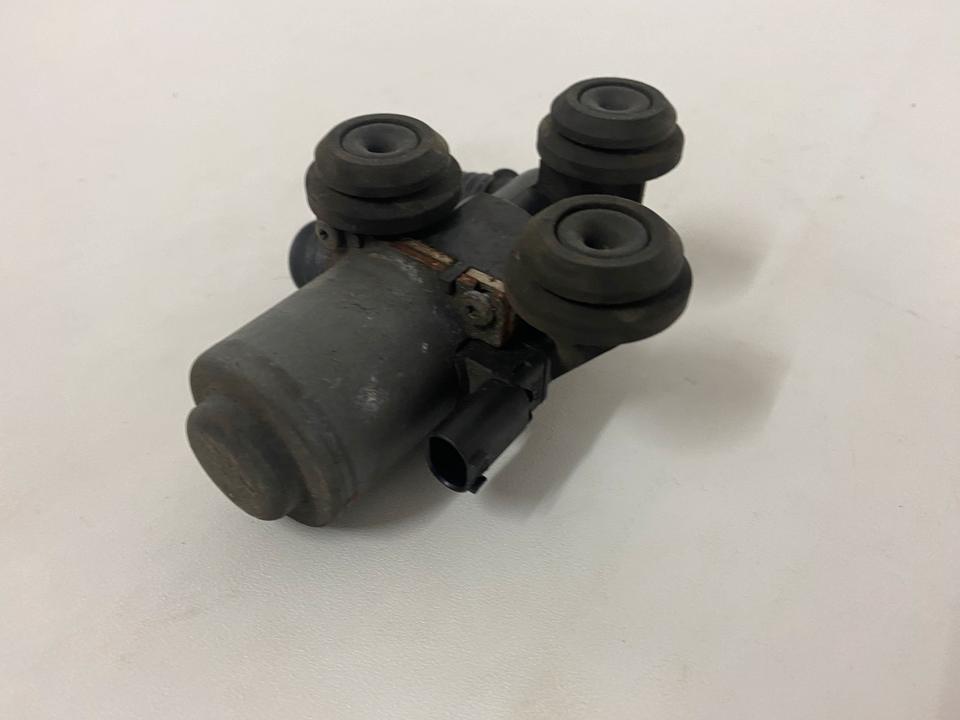 BMW E46 E38 X3 E83 Wasserpumpe 8369805 Wasserventil Heizung in Olpe