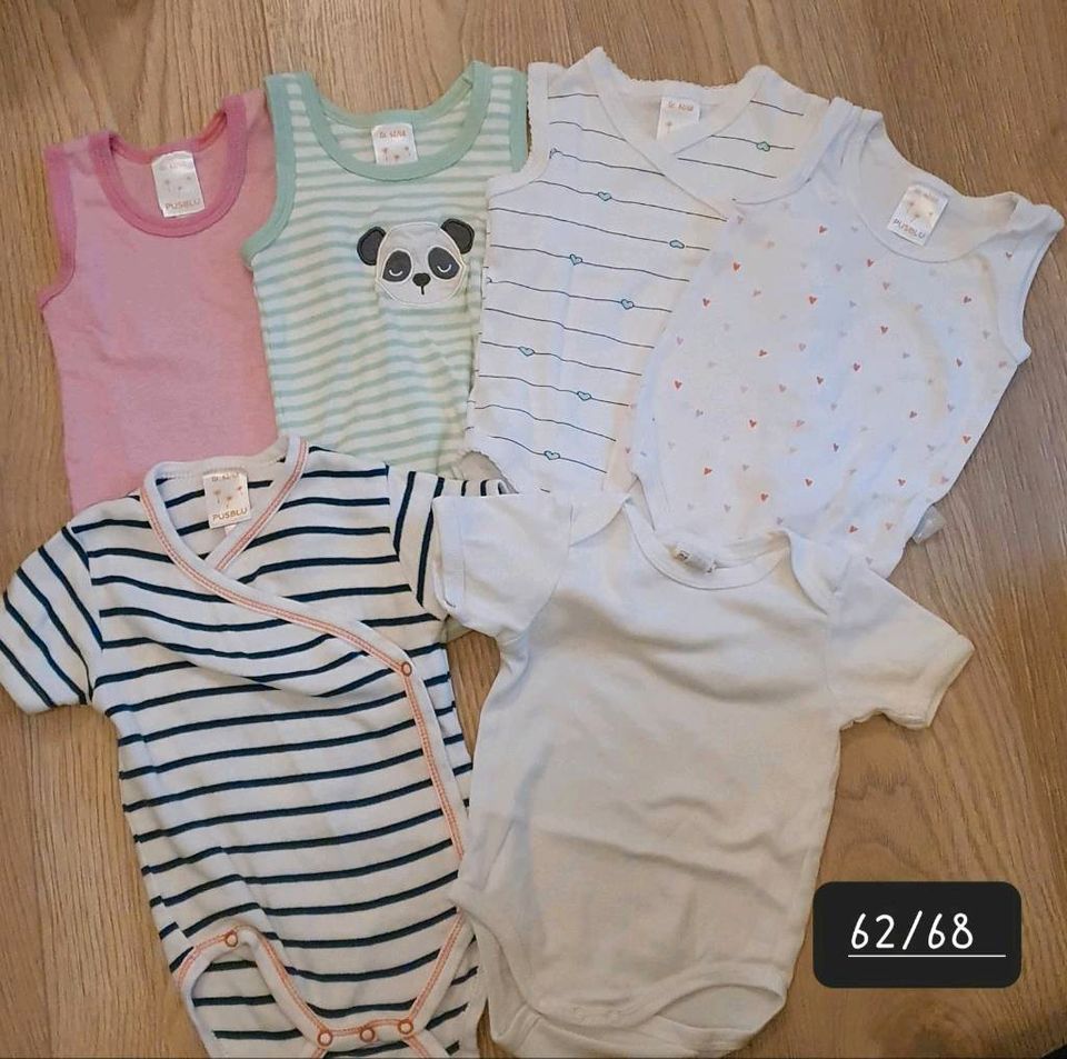 Baby Kleidung in 62/68 (u.a. Benetton, Sigikid, Petit B in Solingen