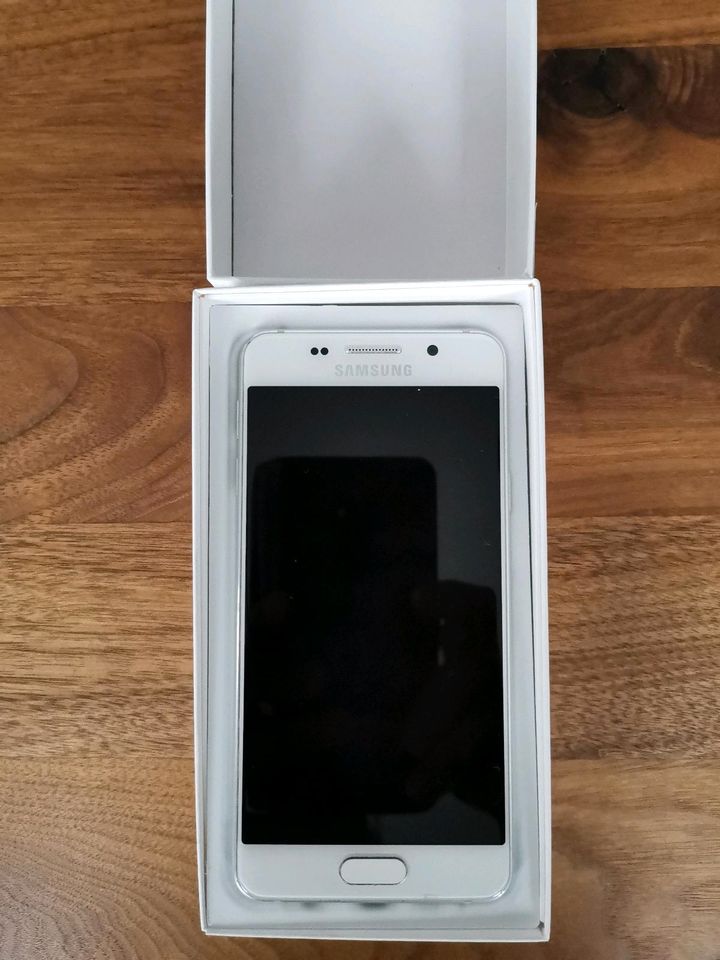 Samsung Galaxy A3 (6) 16GB in Schwendi