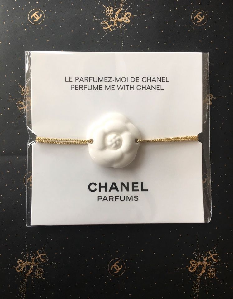 VIP Armband Kamelie Brosche Pin Haargummi Anhänger Charm Chanel in München