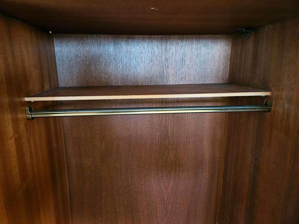 Kleiderschrank Schrank Cabinet Glastüren Vorhang Vintage 50er in Nordstemmen