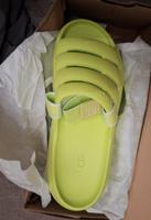 Neu in OVP UGG Badeschuhe Sandalen Gr.42 Niedersachsen - Isernhagen Vorschau