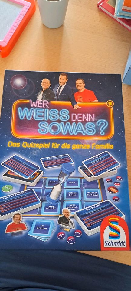 Wer weiß denn sowas ? Spiel zu verkaufen in Aachen