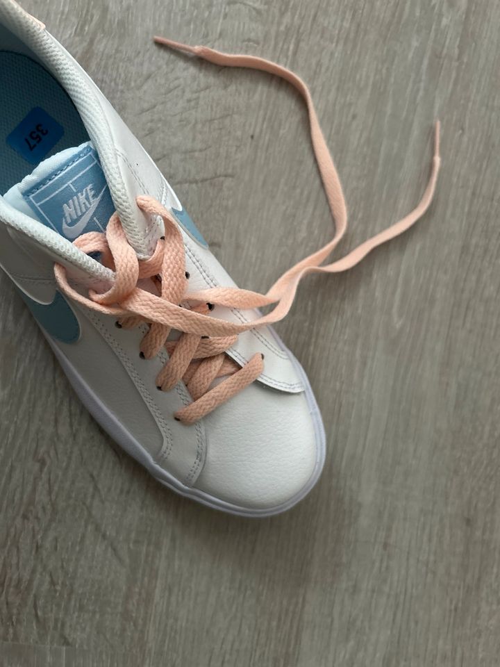 Suche !!Nike Schuhe Lachs blau in Größe 37 in Hannover