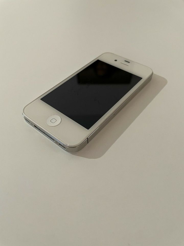 IPhone 4 / 32GB / Weiß in Düsseldorf