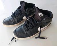 Schuhe Sneaker Nike Gr.40,5 schwarz weiß Hessen - Hofbieber Vorschau