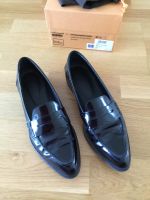 Tods Loafers Lackleder schwarz, Gr.37,5 Frankfurt am Main - Kalbach Vorschau