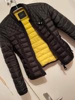Guess Jacke mit Kopfhörer Nordrhein-Westfalen - Alsdorf Vorschau