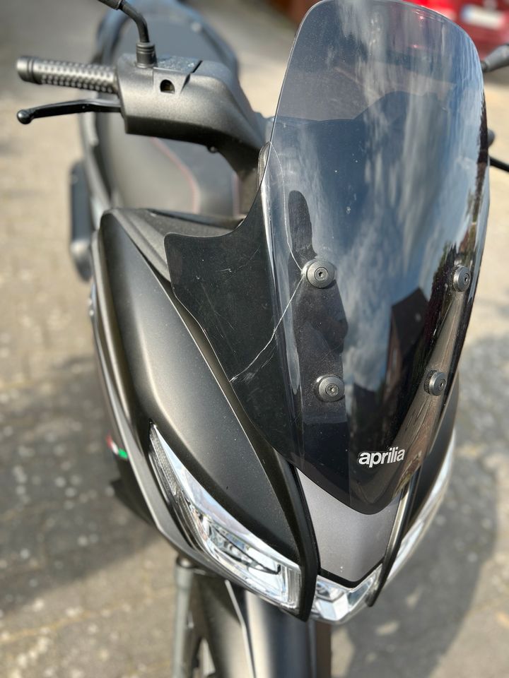 Aprilia SXR 50 Matt Black Roller ( 2022 ) ! in Bissendorf