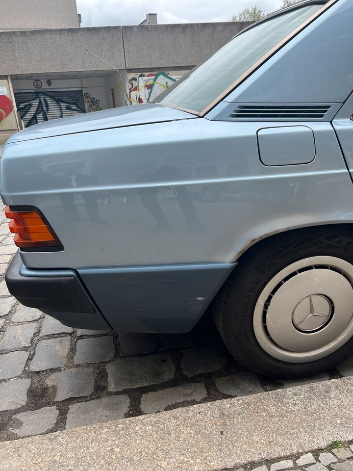 Mercedes Benz W201 190 E 2.0 l in Berlin