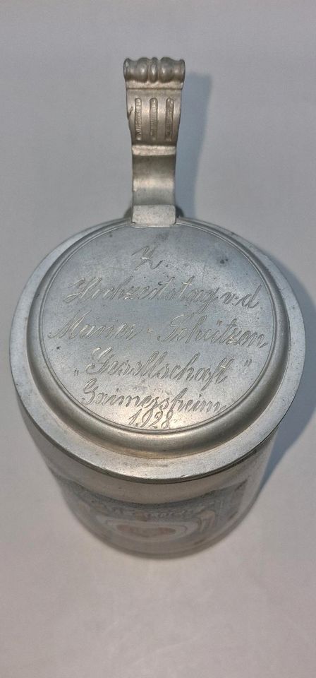 Alter Bierkrug m. Zinndeckel aus dem Jahre 1928-Motiv mit Schrift in Ingolstadt