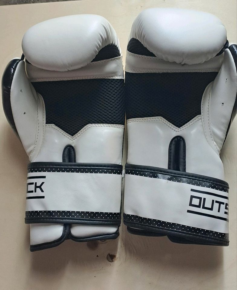 Boxhandschuhe von Outshock,8oz in Hagen