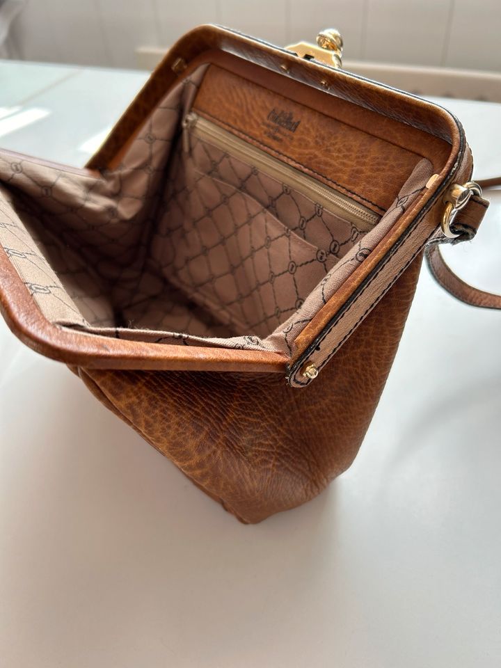 Leder Damen Tasche von Caracciola Gold-Pfeil Vintage braun in Köln