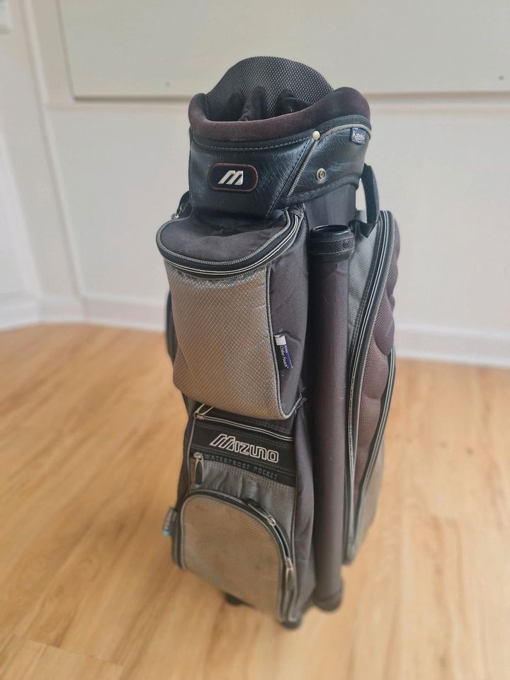 Mizuno Omega II Golftasche schwarz grau in Krefeld