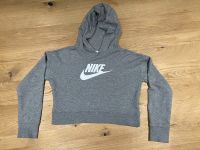 Nike Hoodie kurz grau Kapuzenpulli 146-156 Schleswig-Holstein - Beringstedt Vorschau