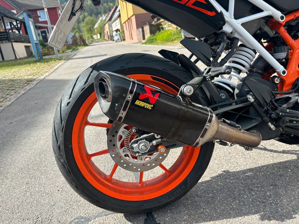 KTM Duke 390 Top! A2/A in Nagold