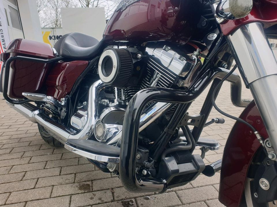 Harley-Davidson Street Glide Special / FLHXS / Screamin Eagle/103 in Deckenpfronn