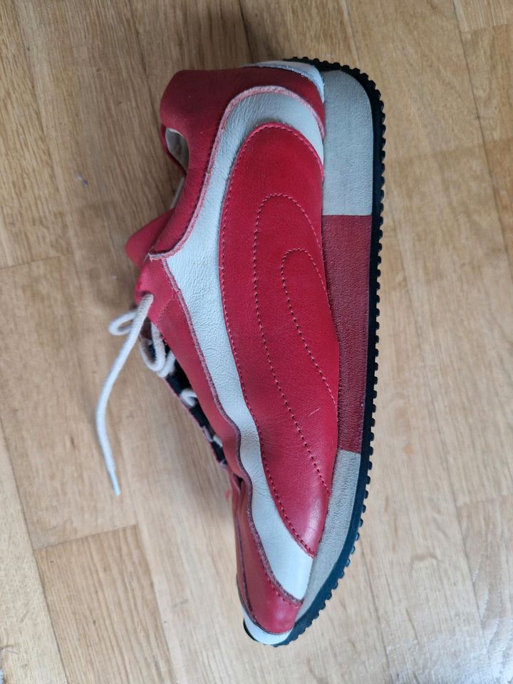 Rote Joop! Sneaker in Saarlouis