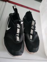 Nike Schuhe Sneaker Sportschuhe Gr.33.5 Bayern - Hof (Saale) Vorschau