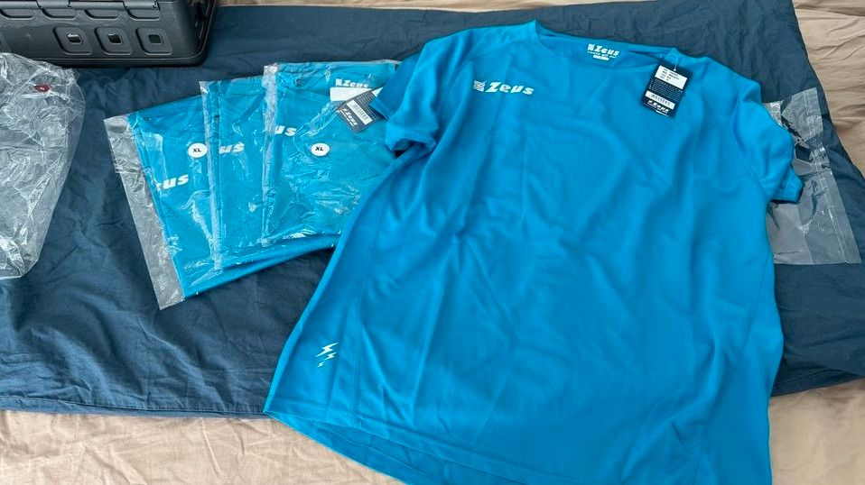 ZEUS Sport Shirt Herren Funktions-Stoff hellblau 4x in Stuttgart