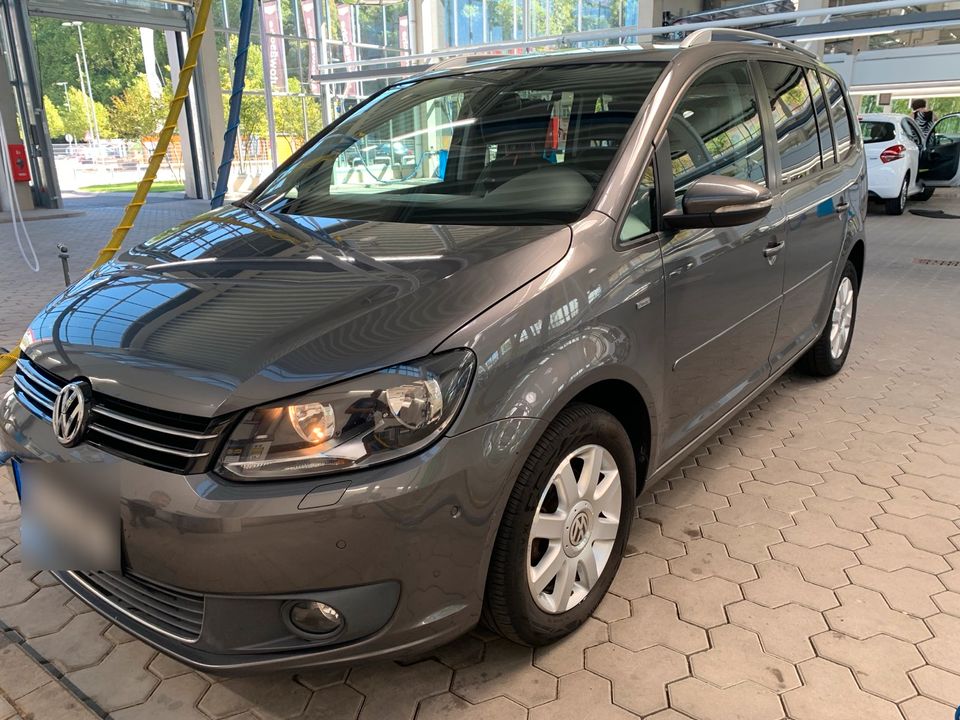 VW Touran 1,6 TDI in Saarbrücken