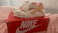 Nike Huarache Run !!!! Selten!!! Neu !!! Euro 37,5  inkl. Versand Baden-Württemberg - Ludwigsburg Vorschau