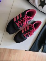 Adidas Hallenschuhe in Gr. 39 ⅓ grau pink Schleswig-Holstein - Neuberend Vorschau