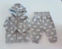 KUSCHELIGER ZWEITEILER FÜR BABY GRAU OUTDOOR JACKE MIT HOSE GR.68 Hessen - Offenbach Vorschau