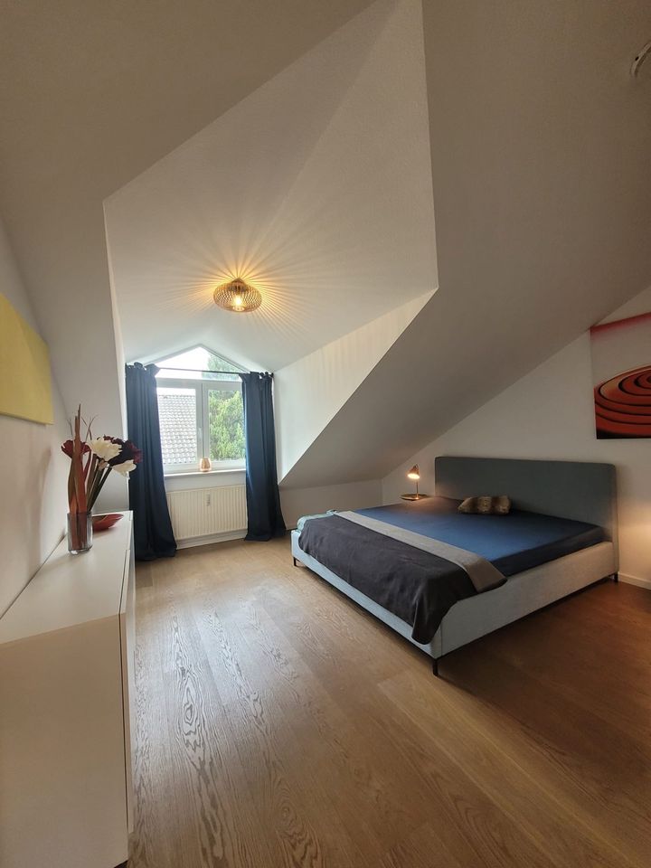 Exklusive 3-Zimmer-DG-Wohnung Obermenzing, möbliert in München