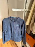Jack Wolfskin Jacke Gr. L softhell mit Kapuze Regenjacke Berlin - Charlottenburg Vorschau
