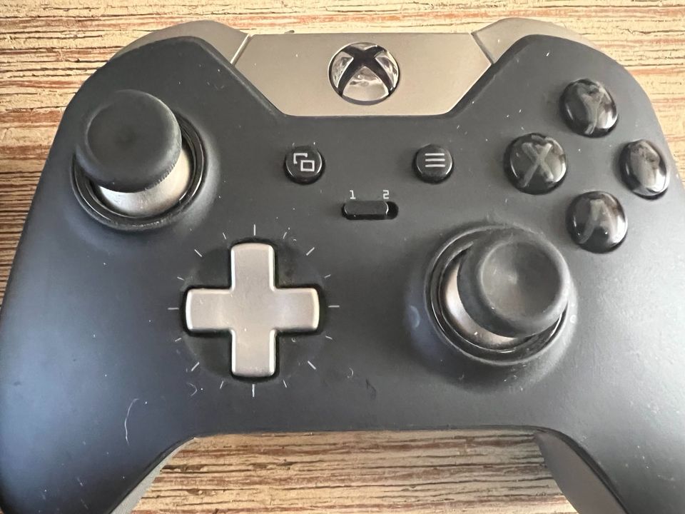 Xbox Elite Controller Gen1 in Bad Lippspringe