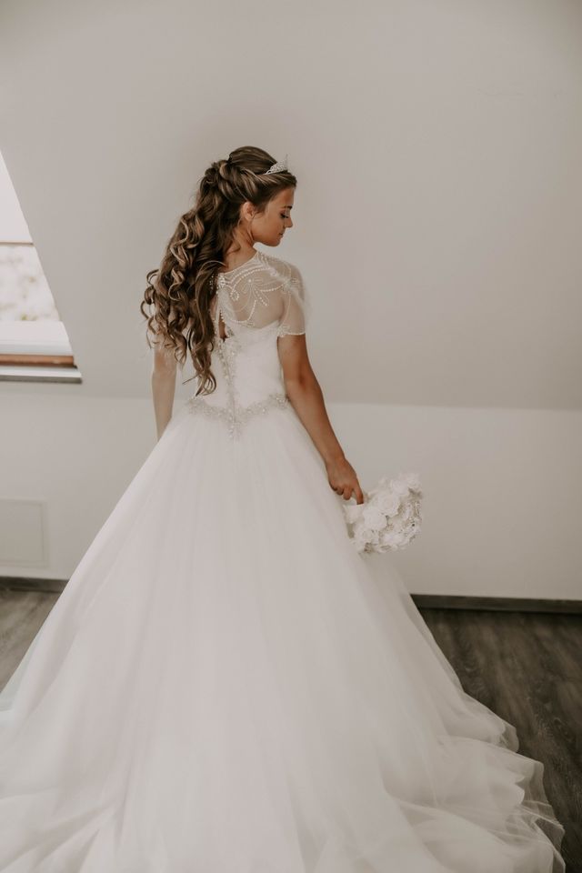 Hochzeitskleid Brautkleid Prinzessin Diane Legrand Strass in  Nordrhein-Westfalen - Horn-Bad Meinberg | eBay Kleinanzeigen ist jetzt  Kleinanzeigen