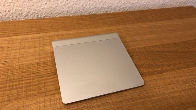 iMac 2010 21,5 Zoll 250 GB SSD 8GB RAM + Magic Trackpad in Düsseldorf