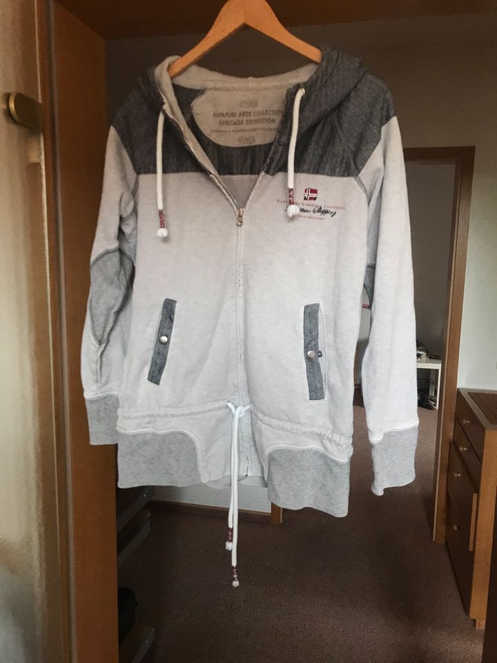 Napapijri Damen Hoody Jacke Gr 40 in Werne