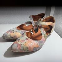 Think! Sandale Pastell Blumen Leder 37 Nordrhein-Westfalen - Wermelskirchen Vorschau