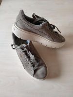 Puma Sneaker Suede Platform grau gold Logo Gr. 37 Sachsen-Anhalt - Muldestausee Vorschau