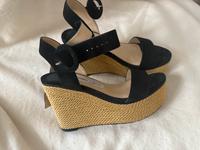 Jimmy Choo Wedges Sandalen – Größe 37 Friedrichshain-Kreuzberg - Kreuzberg Vorschau