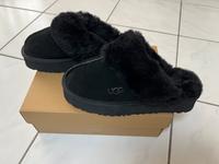 UGG Wildleder Hausschuhe DISQUETTE Schwarz Größe 41 Hessen - Mühlheim am Main Vorschau