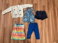 Mädchenkleidung Gr. 98 5-teiliges Set Top Zustand Frühling-Sommer Nordrhein-Westfalen - Marienheide Vorschau