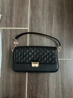 Michael Kors - Bradshaw Woven Leather Shoulder Bag in Black Niedersachsen - Cloppenburg Vorschau